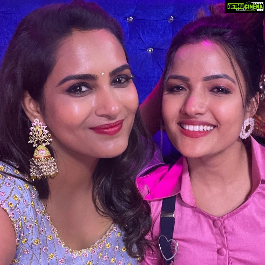 Himaja Instagram - Congratulations buddy.. @sirihanmanth You deserve it ❤️ 1st Captain of Season5 Biggboss #captain #biggboss5telugu #biggboss5 #sirihanmanth #biggbosstelugu