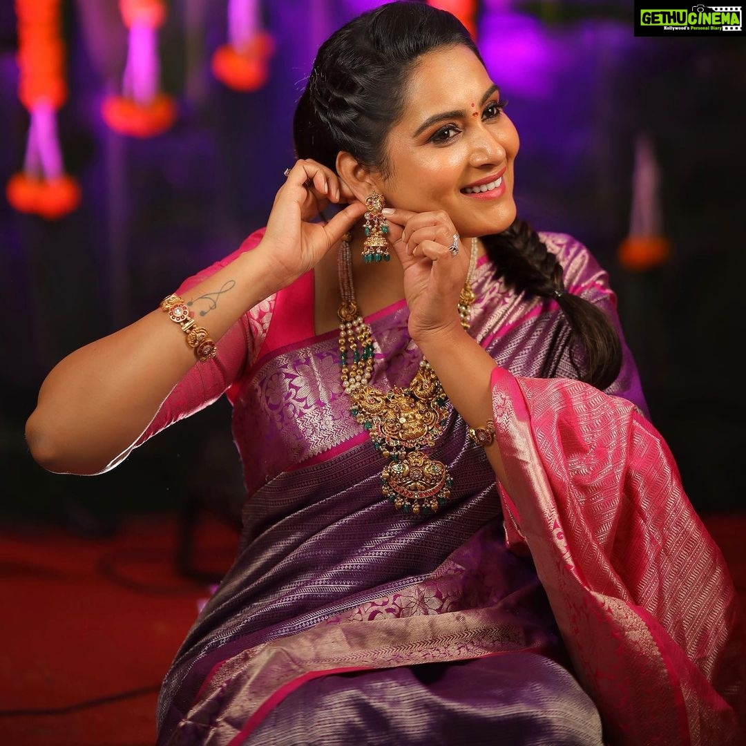 Himaja Instagram - ❤️Always love to wear beautiful jewellery @loha_elegance.in.making Get a 10% discount using “HIMAJA10” coupon. LOHA - Elegance in Making, is a one destination for all kind of 925 silver jewelry, exquisite designs for all occasions with reasonable prices with no compromise in quality. Why LOHA? @loha_elegance.in.making - UNIQUE designs with customization option.(can replicate gold and diamond jewelry designs as per your choice) -QUALITY of the products(Hard to differentiate with gold and diamond jewelry, beads and gems used are of high quality unlike other silver jewelers ) -Affordable prices -Every product comes with a HALLMARK and they provide BILL for each purchase. -24x7 Customer service with quick response. -FREE SHIPPING #silver #silverjewelry #silverjewellery #925silver #925silverjewelry#925silverjewellery#traditionaljewellery #customsilverjewelry 👉Makeup by @bhavani._.makeovers 👉Hair by @hairstylistravi 👉Picture credits @thirus_photography