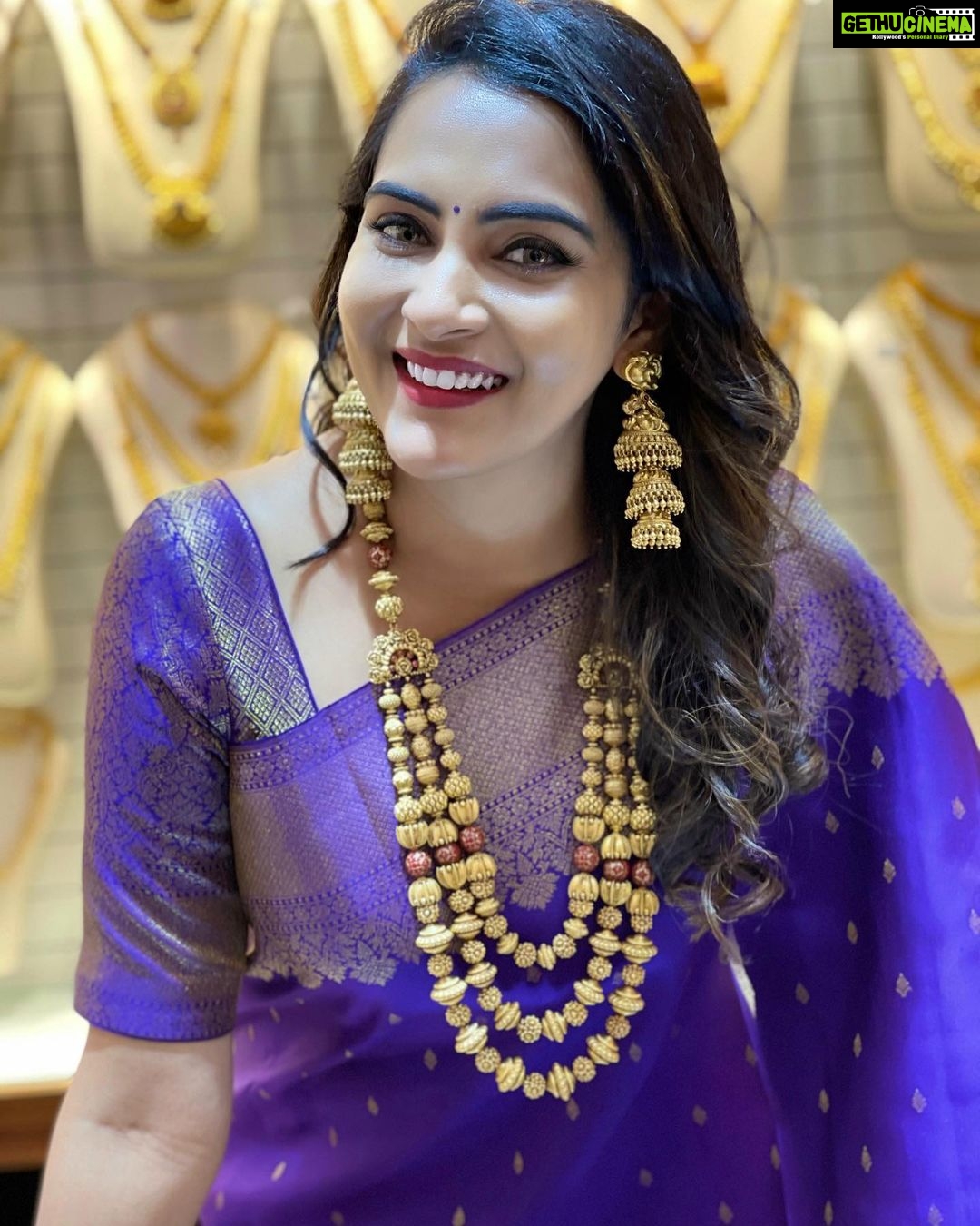 Himaja Instagram - Subhodayam ..Bangaram here 🙈 #malabar #gold #diamonds #saree @mugdhaartstudio #morning #hyderabad #telangana #teluguactress