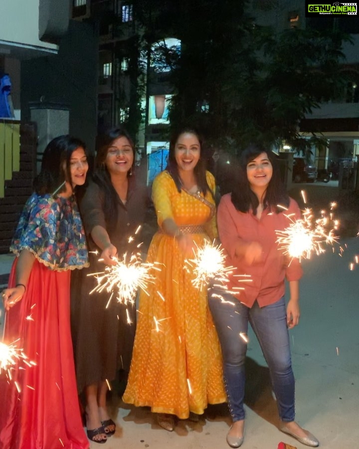 Himaja Instagram - #diwali #memories @iam.savithri @ashu_uuu @actressrohini @itshimaja