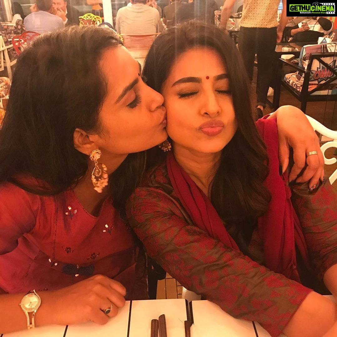 Himaja Instagram - Have a lovely day everyone ❤️ @realactress_sneha #sisterlove #sneha #throwback #tbt