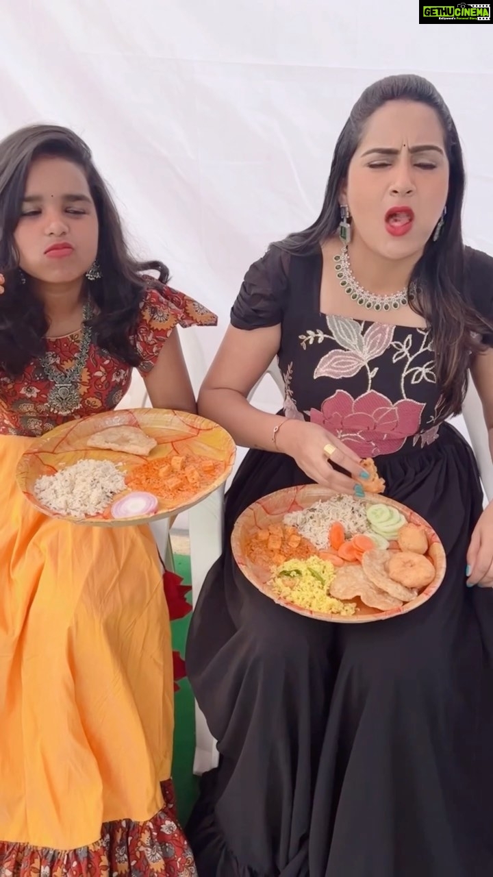 Himaja Instagram - Heeee😬 #foodlovers #foodlover #foodloversindia #telugufood #foody #foodygirls #yummy #comedyvideos #funnyreels #telugufun #telugufunny #telugucomedytrolls #telugucomedy #teluguactress #telugu #celebration