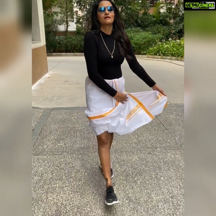 Himaja Instagram - ♦️Naaku Raale kattadam sariggaa 🤪 it’s ok no time .. sun going home..#tiktok #trending #quarantinelife #telugu #tollywood #tamil #kannada #hindi