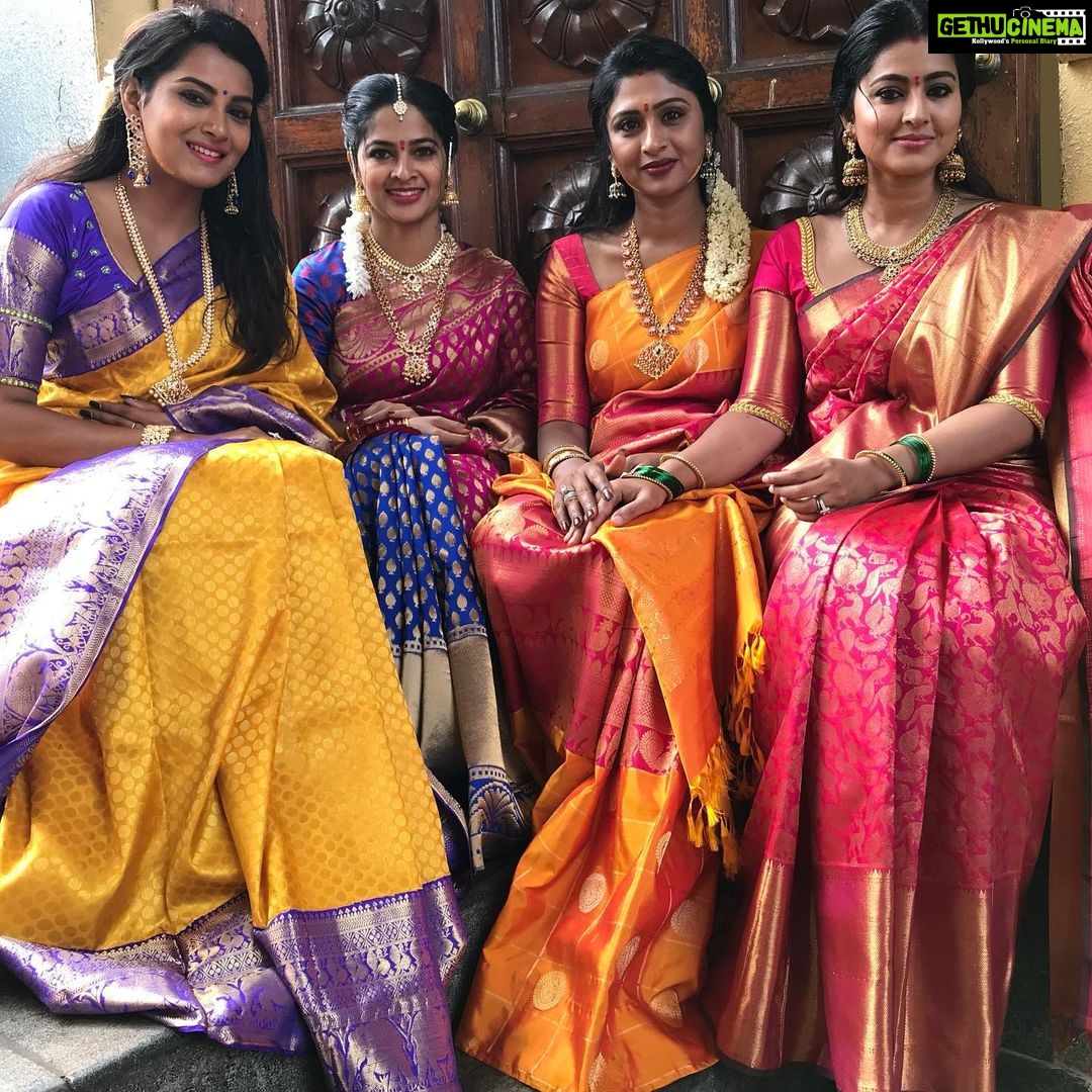 Himaja Instagram - ♦️Subhodayam friends.. I Couldn’t find a better picture than this to say it 🤗 @realactress_sneha @madhumithasivabalaji @praveena.kadiyala #vinayavidheyarama #simhachalam #saree #treditional #southindia #culture #tollywood
