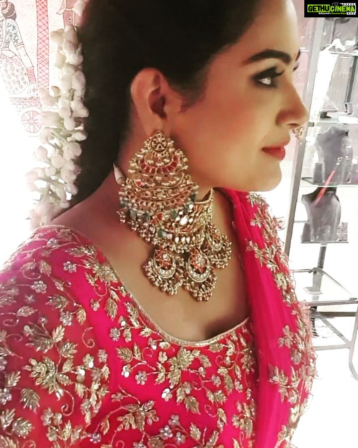 Himaja Instagram - Traditional look reveals the pure beauty of everyone 😍 @sashivangapallicouture @sashivangapalli @mangatraineeraj #traditionalart #trending #loveyourself #jewelrygramstyle