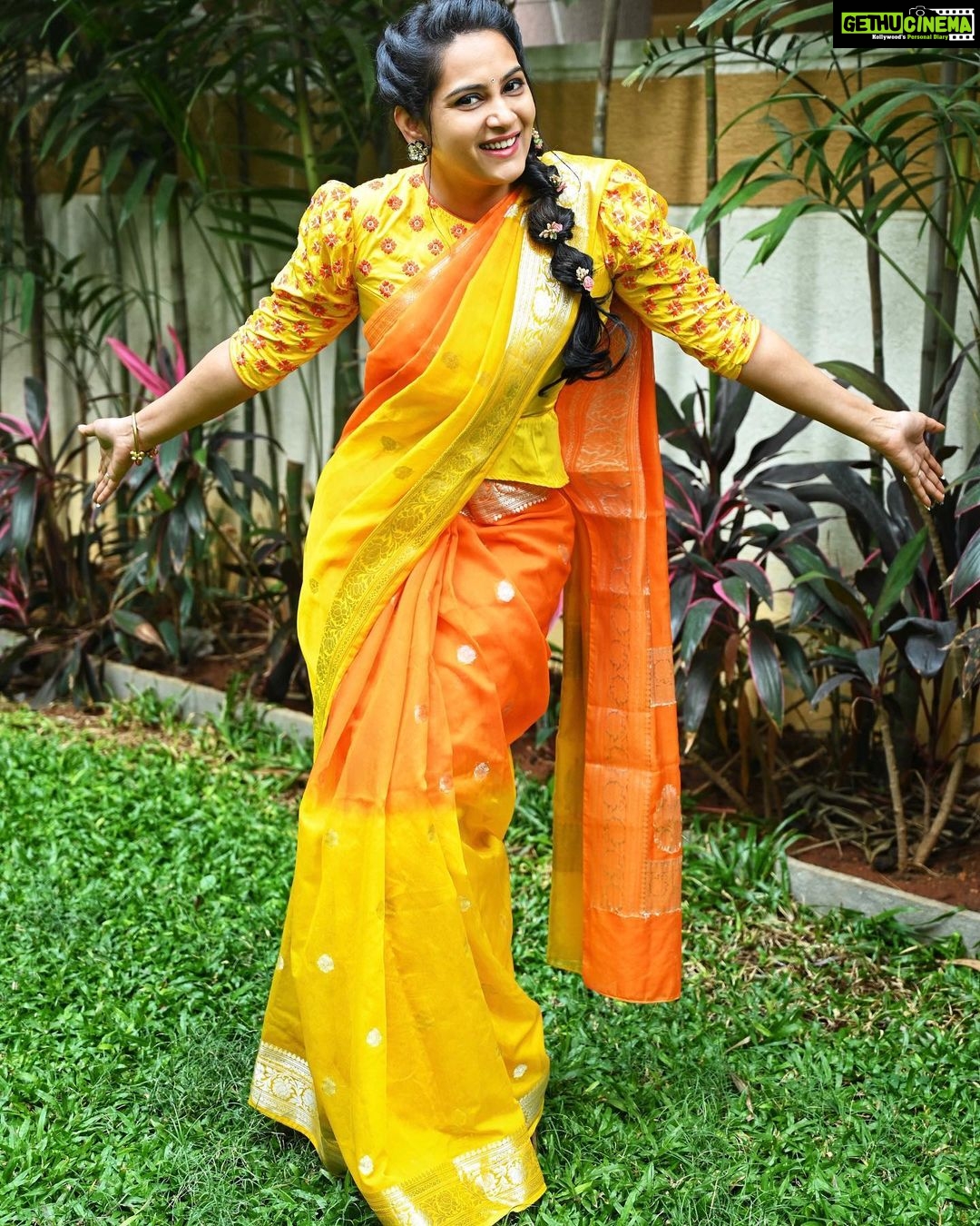 Himaja Instagram - Perfect Saree = Mood Maker😍 @srimaghuvaboutique #yellow #orange #sareelover #sareecollection