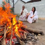 Himaja Instagram – 🔥Happy Bhogi Friends.. Thathayyaa Sambireddy😍 #swag #bhogi #sankranthi #festival #grandpa #tredition #trending #village Vijayawada, India