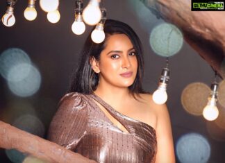 Himaja Instagram - Don't change so people will like you. Be yourself and the right people will love the real you.. #beyourself #loveyourself Photography @vclicksphactoryofficial