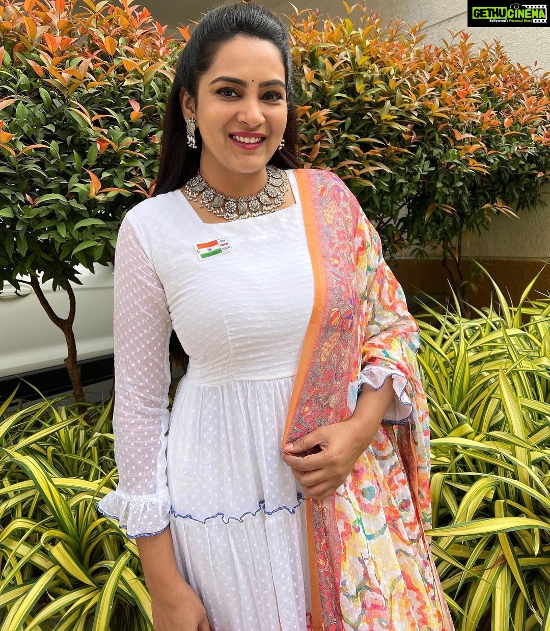 Himaja Instagram - Happy Republic Day Friends 😀 . . Jewellery by @achyut_fashionz Outfit by @rpfashioncollections1995 #republicday #jaihind