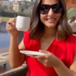 Hina Khan Instagram - Breakfast with a view.. #marveloftheworld #wonderoftheworld #reels #feelitreelit #trendingreels #thankyougod #ReelsWithHK