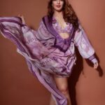 Huma Qureshi Instagram – Gypsy Princess 👑 in the house for #Mithya promotions… trailer out tomorrow 😇 #promotions #fun #pose #fashion #kaftan 

Styled by: @mohitrai with @harshitasamdariya @ruchikrishnastyles 
@teammrstyles
Outfit: @nikitamhaisalkar
Jewels: @karishma.joolry @houseofshikha
Nails: @diya.nailart.loom
Makeup Artist: @ajayvrao721
Hairstylist: @susanemmanuelhairstylist
Photography: @kadamajay