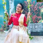Iniya Instagram - HAPPY ONAM !!!