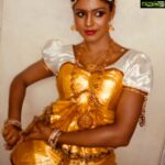 Iniya Instagram – Nostalgic Dancing pic in traditional attire !!!