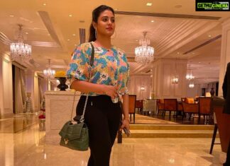 Iniya Instagram - 🧚‍♀️🧚🏻🧚‍♀️LISTEN TO THE RYTHM OF YOUR HEART EVEN IN EVERY STORMS 🧚‍♀️🧚🏻🧚‍♀️