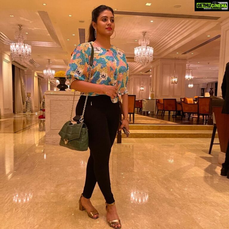 Iniya Instagram - 🧚‍♀️🧚🏻🧚‍♀️LISTEN TO THE RYTHM OF YOUR HEART EVEN IN EVERY STORMS 🧚‍♀️🧚🏻🧚‍♀️