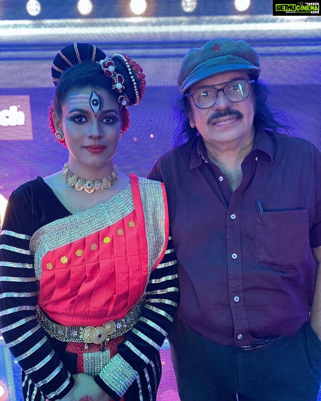 Iniya Instagram - Me & My GURUS @“SHANKARAM” EVENT . 1st pic: SOORYA KRISHNAMOORTHY Sir . 2nd pic :SREEJITH SHIVANANDAN Master .
