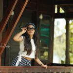 Iniya Instagram - 🧚🏻🧚🏻🧚🏻”YOU DESERVE SOMEONE WHO KNOWS HOW RARE YOU ARE “🧚🏻🧚🏻🧚🏻 Clicks @mahadevan_thampi Location @maliekalheritance shot with @sonyalphain @alphakeralam #shootmode #shooting #randomclick #casualstyle #sunglasses #freestyle