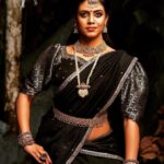 Iniya Instagram - 👸🏻👸🏻👸🏻👸🏻NAVARATHRI 👸🏻👸🏻👸🏻 “INDEPENDENT FEMALES ARE SO UNDER VALUED SHE DOSEN’T EVEN NEED YOU.. SHE JUST WANT’S YOU .. SHE IS GOING TO DO HER OWN THING WITH OR WITHOUT YOU & THAT’S A QUEEN “👑 . . Clickz: @jithuprakashan Retouch: @reenusbabu_retoucher Make up & Hair: @pinkyvisal Jewels: @kushalsfashionjewellery Outfits: @diva_womensclothingstore Venue:@wayanadfortresort #traditional #saree #ethnic #jewels #sarees #classic #traditionalwear #weddingdress #weddingseason #designerjewelry #designersarees #pattusarees #brides #bridal #bridestyle