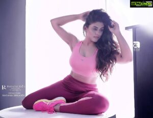 Ineya Instagram - 🥊EVERYDAY IS ANOTHER CHANCE ..., 
TO GET STRONGER ,
TO EAT BETTER ,
TO LIVE HEALTHIER &
TO BE THE BEST VERSION OF YOU !!!
 
🏀Featuring INEYA In RELIANCE TRENDS SPORTS WEAR .🎽
.
.

@arshalphotography
@prmakeupstudio
@reliencetrends
@nayanasreekanth
@performaxactivewear

.
.
#sports #sport #sportsphotography #sportwear #sportgirl #sportlife #sports-life