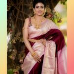 Iniya Instagram - The look was predominantly in the shades of sparkling grapes and wine tones and subtle glowey skin complimenting classic updo with malli poo and antique statement jewlery !!! Feature : @iam_ineya 💫 Designer :Boutique for Blouse @yoshnasbyela Saree Design house @aaryanair.designstudio Makeover: @reenapaiva Photography : team @camerasenthil Jewelry designer: @nivabridalgallery Venue: @sppgardens . . . #fashion #bridaldressinspiration #aishwaryadutta #reenapaiva #beautyportrait #photooftheday #model #portraiture #beautyshot #reenapaiva #undiscoveredmuas #undiscovered_muas #makeupartistsworldwide #chennaimakeup #chennaimakeupartist #celebritymakeup #celebritymakeupartist #makeupinchennai #makeupartistchennai #shelooksbeautiful #fashion #fashionphotographyappreciation