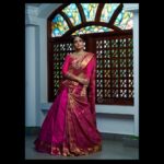Iniya Instagram - Clickz: @jithuprakashan Retouch: @reenusbabu_retoucher Make up & Hair: @pinkyvisal Jewels: @kushalsfashionjewellery Outfits: @diva_womensclothingstore Venue:@wayanadfortresort #traditional #saree #ethnic #jewels #sarees #classic #traditionalwear #weddingdress #weddingseason #designerjewelry #designersarees #pattusarees #brides #bridal #bridestyle