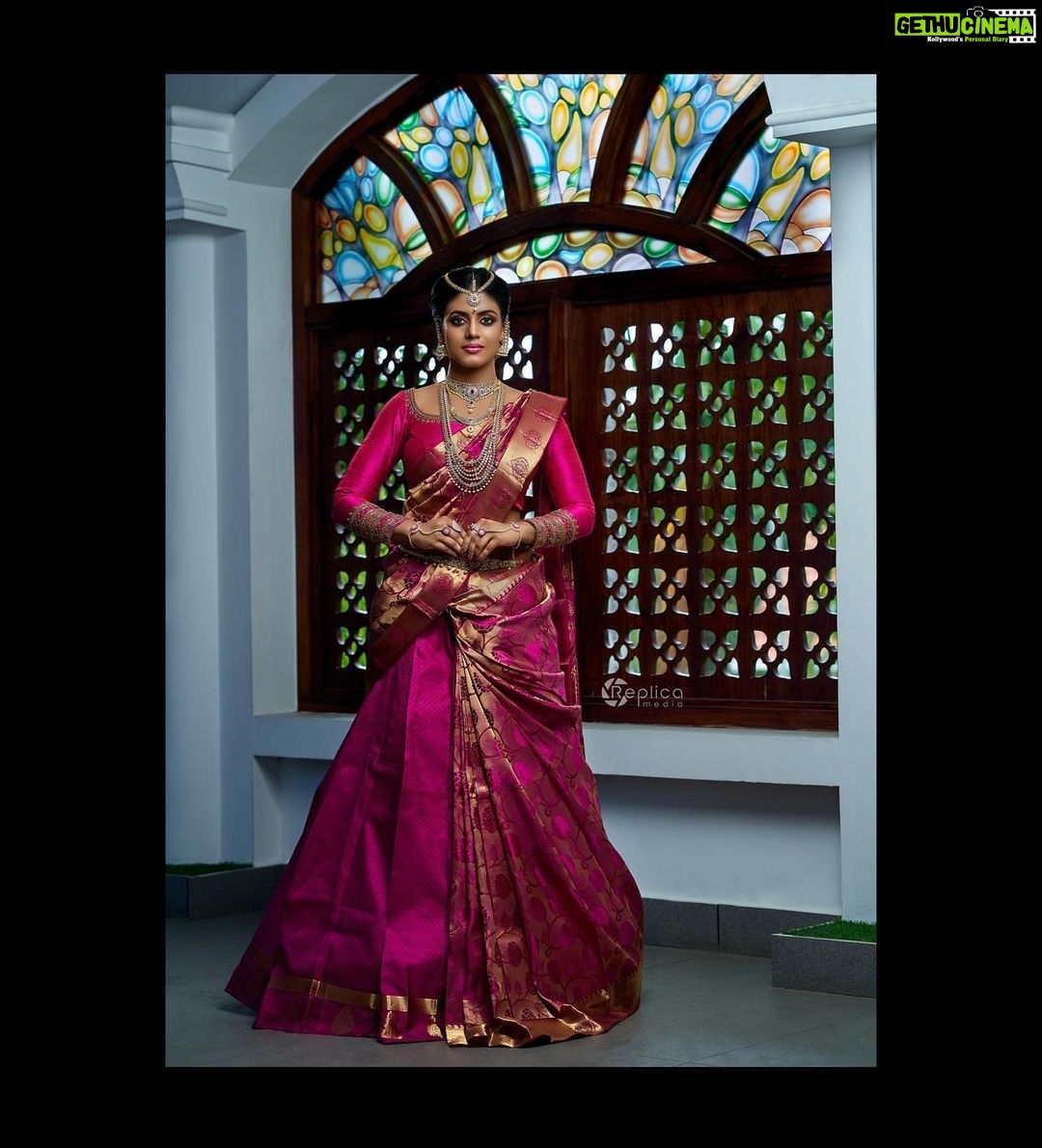 Iniya Instagram - Clickz: @jithuprakashan Retouch: @reenusbabu_retoucher Make up & Hair: @pinkyvisal Jewels: @kushalsfashionjewellery Outfits: @diva_womensclothingstore Venue:@wayanadfortresort #traditional #saree #ethnic #jewels #sarees #classic #traditionalwear #weddingdress #weddingseason #designerjewelry #designersarees #pattusarees #brides #bridal #bridestyle