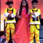 Iniya Instagram – REEL KARO FEEL KARO 
REEL WITH MY KUTTYPATTAS 
@colorstvtamil 
@dancevsdancecolorstvtamil 
@thiyan_jackie_