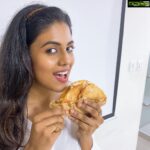 Iniya Instagram – The Day is Made & How ..?? 🤩🤩🤩Relishing The best  Tacos 🌮 in town from @tacobellindia ..😋😋😋Was Happiest to receive a very safe & contactless delivery.Now, Don’t starve & keep waiting order some crave able yummy food from swiggy|zomato.. #TacoBellDelivers
#TacoBellAtHome