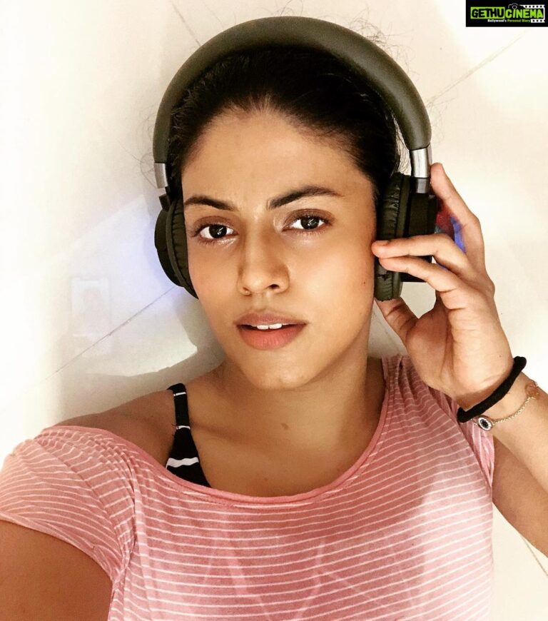 Iniya Instagram - 🧚🏻‍♀️🧚🏻‍♀️🧚🏻‍♀️ARE YOU LISTENING TO YOUR HEART 💓 ??? DON’T THINK TOO MUCH ..JUST DO WHAT MAKES YOU HAPPY ..LISTEN WHAT YOUR HEART SAYS 💖 🧚🏻‍♀️🧚🏻‍♀️🧚🏻‍♀️ #heart #hearts #heartbeat #happyheart