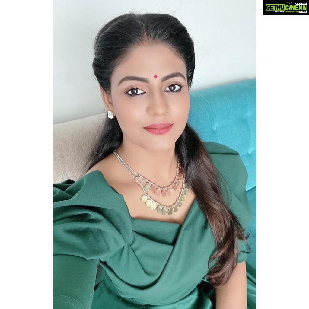 Iniya Instagram - π§π»ββοΈπ§π»ββοΈπ§π»ββοΈLIFE IS BEAUTIFUL, THERE IS SO MUCH TO SMILE ABOUTπ§π»ββοΈπ§π»ββοΈπ§π»ββοΈ #staysafe #Stayhome #quarantinepictureday