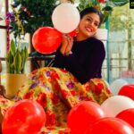 Iniya Instagram - MERRY CHRISTMAS 🎄 #christmastree #christmaseve #chritmasvibes #christmas2019🎄🎅🎁 Pic by : @anseershalimar