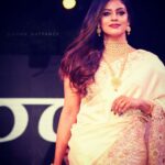 Iniya Instagram -