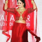 Iniya Instagram -