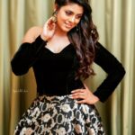Iniya Instagram - @dpiff_official @cjoephotography @aparna_s_design_studio @kundhanajewellery @emraanartistry