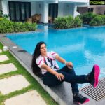 Iniya Instagram - Balancing is the most important thing 😜💃 Location casual pics prior a special interview shoot !!! Clickz by :Robin Abeal Swipe left👉🏻 #balancingrocks #balancinglife #balancingpose Nihara Resort and Spa