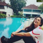 Iniya Instagram - Balancing is the most important thing 😜💃 Location casual pics prior a special interview shoot !!! Clickz by :Robin Abeal Swipe left👉🏻 #balancingrocks #balancinglife #balancingpose Nihara Resort and Spa
