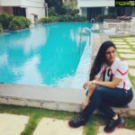Iniya Instagram - Balancing is the most important thing 😜💃 Location casual pics prior a special interview shoot !!! Clickz by :Robin Abeal Swipe left👉🏻 #balancingrocks #balancinglife #balancingpose Nihara Resort and Spa