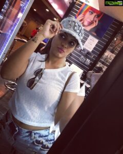 Iniya Instagram - 🧚🏻‍♀️🧚🏻‍♀️🧚🏻‍♀️You Can Be a Good Person With A kind Heart & Still Say No !!! 🧚🏻‍♀️🧚🏻‍♀️🧚🏻‍♀️ #positivevibes #positivequotes #positivethoughts #positiveenergy