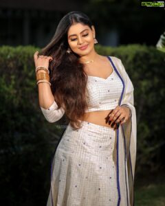 Ineya Instagram - @nishamrk 
@seldonartistry
@alex_judeson 
@heritagemadurai 
@swat_swtz 
@poshjewelery 
@nivabridalgallery