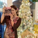 Iniya Instagram - Thanks To NAIL ARTISTRY & COURTYARD MARRIOT For The CHRISTMAS 🎄 GIFTS 🎁 Courtyard by Marriott Kochi Airport