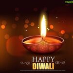 Iniya Instagram - May the beauty of Deepavali 💥 fill your home with happiness, peace and prosperity... May the candles lit on this day illumine your lives through the years..... Wish you all a very joyous and vibrant Diwali filled with happiness, wealth and health 🙏🏼