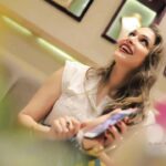 Isha Koppikar Instagram - Life is what you make of it, so always choose happiness 😊 #ishakoppikarnarang #ishakoppikar #candid #lifequotes #life #love #live #thoughtoftheday #qotd