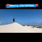 Isha Sharvani Instagram - Merry Christmas everyone! Sending warmth and love outwards this holiday season 🎉🎄🎉 📸#ishasharvani #christmas #2021 #sand #sandsurfing #summer #nature #family