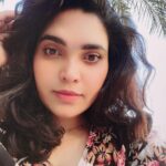 Ishaara Nair Instagram - A good bye note to 2021 from a tired mommy 🤣😭 What an incredible year! When I say incredible it doesn’t mean that it was all rainbows. Yes I had my rainbow baby 😜🤪 And that was the highlight of this year. It was definitely an year of emotional highest highs and lowest lows ever. So let’s see how it went. When the year started, I had just entered by third trimester of pregnancy. I had to go on a trip to the U.S. and my anxiety levels hit a 100 on how am I going to travel, What if something goes wrong while on airplane, what if something happens on the road trip etc. And may I say my whole year from that point on sunk in anxiety. I had my delivery and it’s needless to say how mom anxiety works. I definitely reached a point where I couldn’t function normally and my brain just wouldn’t stop. My thoughts were all negative. Most of the time I was crying. But I soon realized things are not right with my mental state and I did not want to be around my baby with that kind of energy. I remember putting up some story about my anxiety on Instagram while I was in a very vulnerable state of mind and couple of good people messaged me sharing their stories and coping mechanisms. I am a total stranger to them. I don’t know why they thought of helping me. But their words at that point in time really meant a lot to me. Wherever you are, god bless you. I don’t know why you spoke to me. It meant everything. I am so grateful to you guys. Meanwhile I also took therapy and talking to my therapist helped me a lot. She just kept reassuring me that whatever emotions I went through wasn’t wrong because I was going through emotions of extreme guilt trips for nothing and I hated myself for everything including my mom body. I couldn’t even be on a video call with my family because I was anxious that they might judge my weight gain, dark circles and my exhausted mommy look. It was so difficult. Severe body image issues 🙄🙄. But looking back, it was an excellent time of learning. I learnt a lot along the way. Some skills, some lessons. Yes, most of it through mental and physical pain. But it was all worth it. Rest of the caption in comments down below ⬇️ Dubai Marina