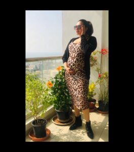 Ishaara Nair Instagram - So this is #23weeks and 3 days belly. Wow! What an amazing journey this has been so far. Am so grateful that I am having a fairly easy pregnancy so far. First trimester went easy on me without nausea or vomiting. Thank God! Had a few head aches here and there. Now almost at the end of second trimester which went even more easier. Ok!! Lemme talk about my mood. Again I was mostly happy ❤️ but if something makes me angry, it goes to an extreme to a point where anxiety hits me and I can’t stop thinking for days. So mostly am trying to keep away from things/people that gives me anxiety. My go to solution to calm me down are @sahil_jsahil and @sowmyabalan. Other than that baby and I are always happy and chilling. All of this wouldn’t be possible without my husband @sahil_jsahil . He makes sure am always happy and nothing affects me negatively. He takes care of everything from my mood to medicines. The only thing he can’t do is house chores ❤️🤣🤣. But that’s fine. The best and most precious part of this pregnancy is to feel our baby move. He is one active baby and a demanding one too. He lets me know when he is hungry and does not let me slouch for a moment. Immediately he starts kicking asking me to sit straight and that he needs space to move. 🤣🤣 just like is dad #VISTAAR. For now that’s all. #pregnant #pregnantbelly #bunintheoven #momlife #mommytobe #bumpdate #bumpy #2ndtrimester #pregnancyfashion #whatspopping #preggo