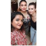 Ishaara Nair Instagram - Happy girls are the prettiest. I love you guys #happygirls #birthdayspecial #specialpeople #love #peace #harmony thank you guys for making it special ❤️ JVC