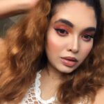 Ishaara Nair Instagram - Tried out @nyxcosmetics off tropic #hastalavistapalette @nyxcosmetics_arabia #makeuplooks #eyelooks #makeuplooks #dubaiinfluencer #brownskingirls #brownskinbloggers Dubai, United Arab Emirates