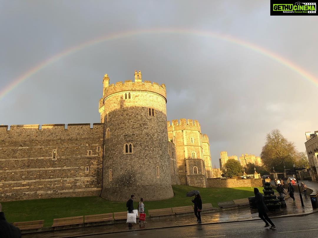 Ishaara Nair Instagram - Did ya see that 🌈 ???? #realone #windsorcastle #beautifullondon #londondiaries🇬🇧 #rainbowcastle Windsor Castle