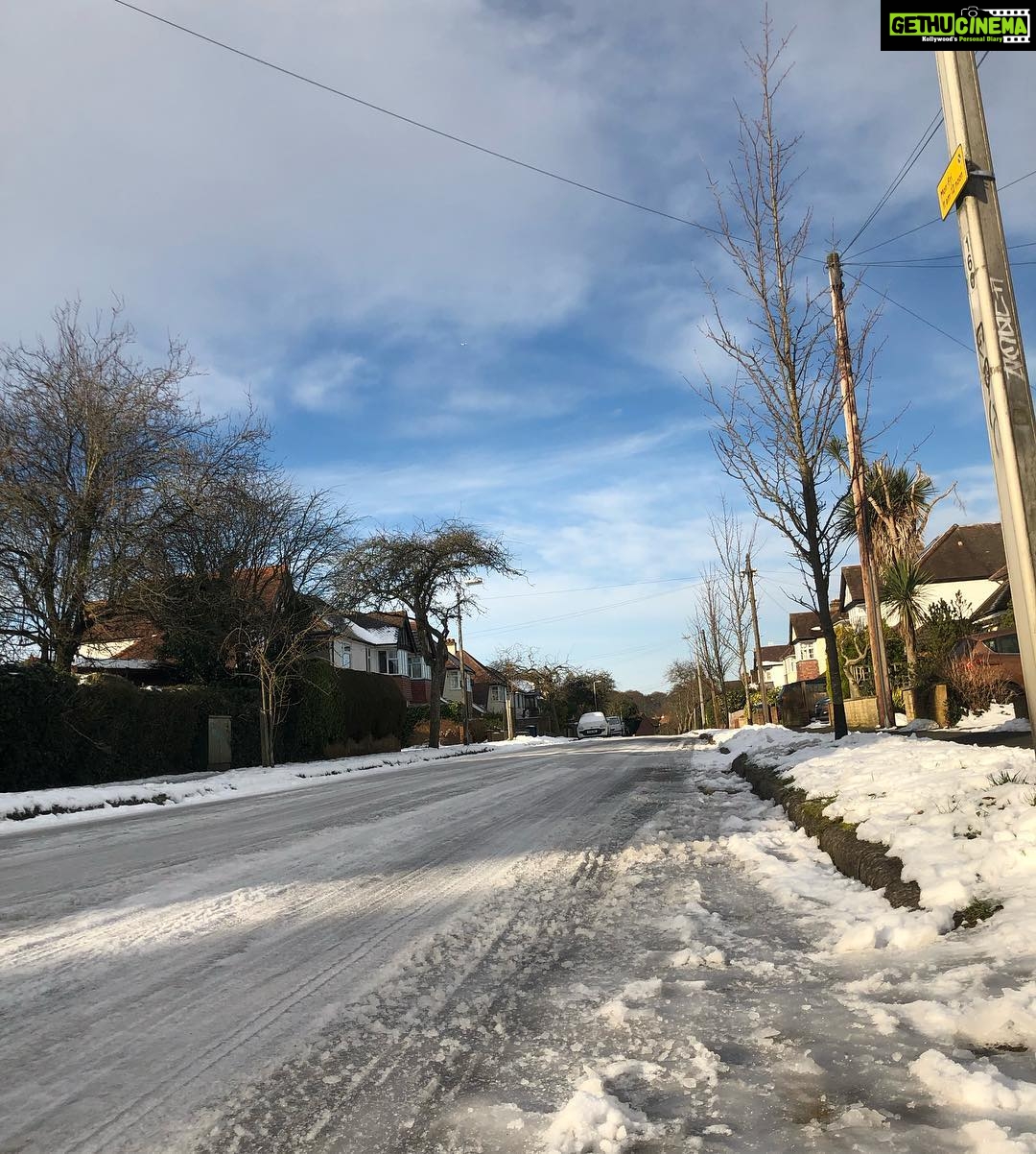 Ishaara Nair Instagram - Beauty everywhere ❤️ #swipeformore #london #bliss #peaceful #dubaibloggers #wanderlustsinlondon #mydubai #beautifullondon Amersham, Buckinghamshire