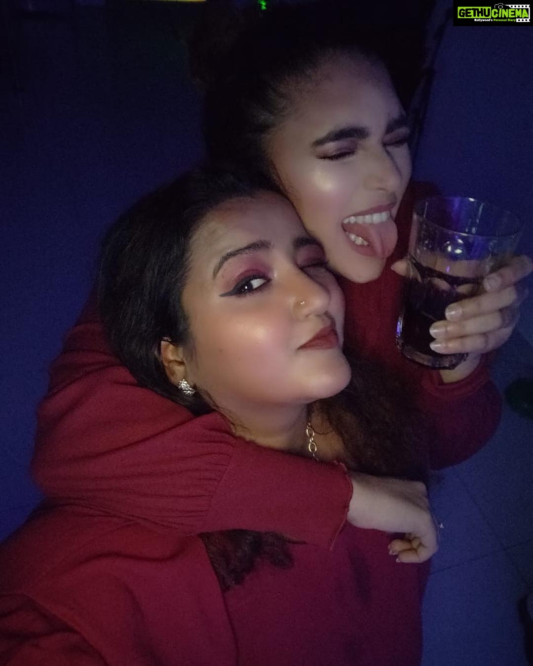 Ishaara Nair Instagram - What will I do without you? I lub you❤️ #mine #soul #sisters #friendslikefamily #dubaibloggers #mydubai #livinglife💯 Dubai, United Arab Emirates